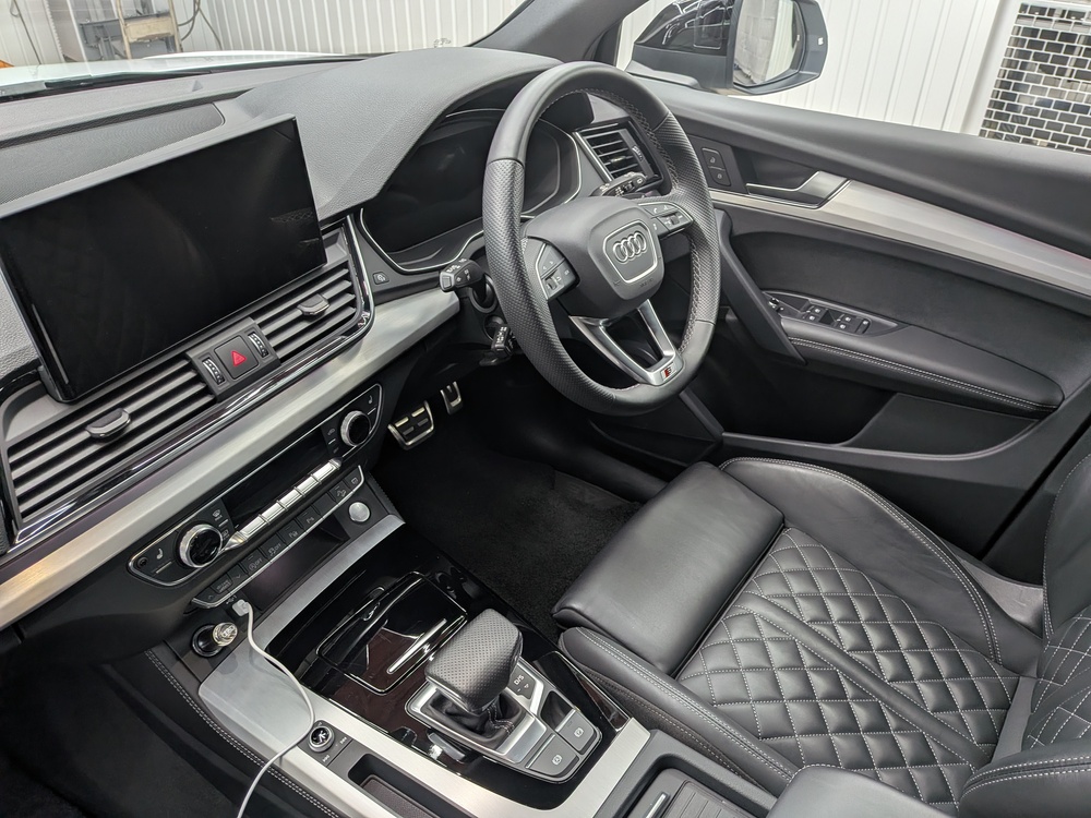 アウディ Q5 40 TDI quattro S lineコーティングブログの画像2　札幌・江別で高耐久ガラスコーティング