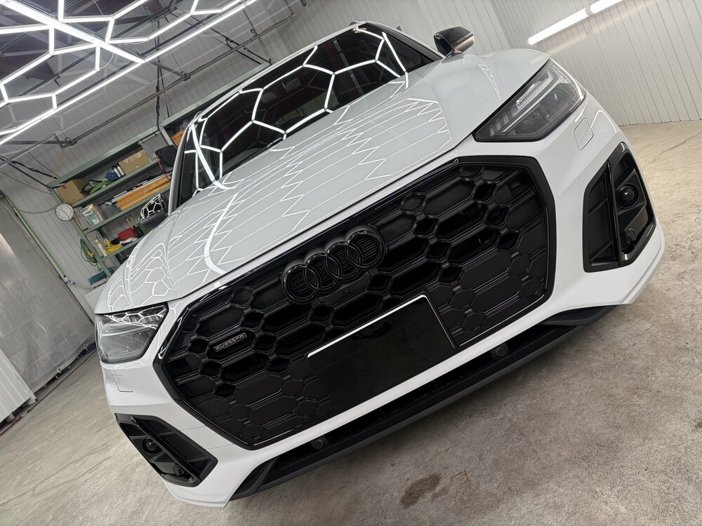 アウディ Q5 40 TDI quattro S lineコーティングブログの画像1　札幌・江別で高耐久ガラスコーティング