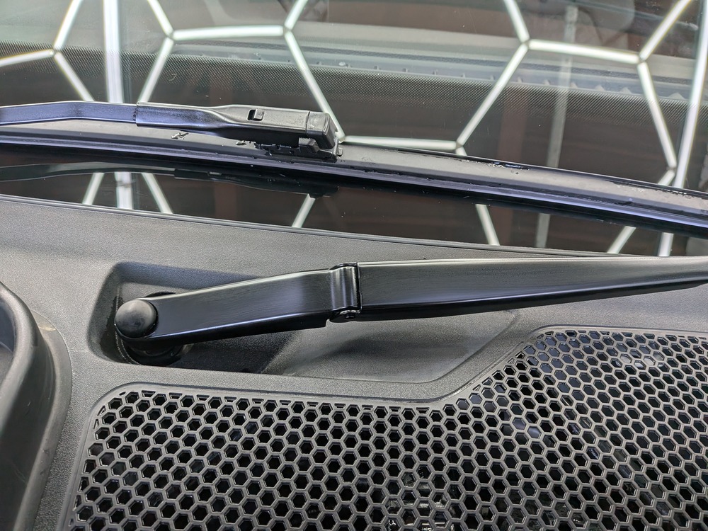 フロントワイパーの水シミ除去後