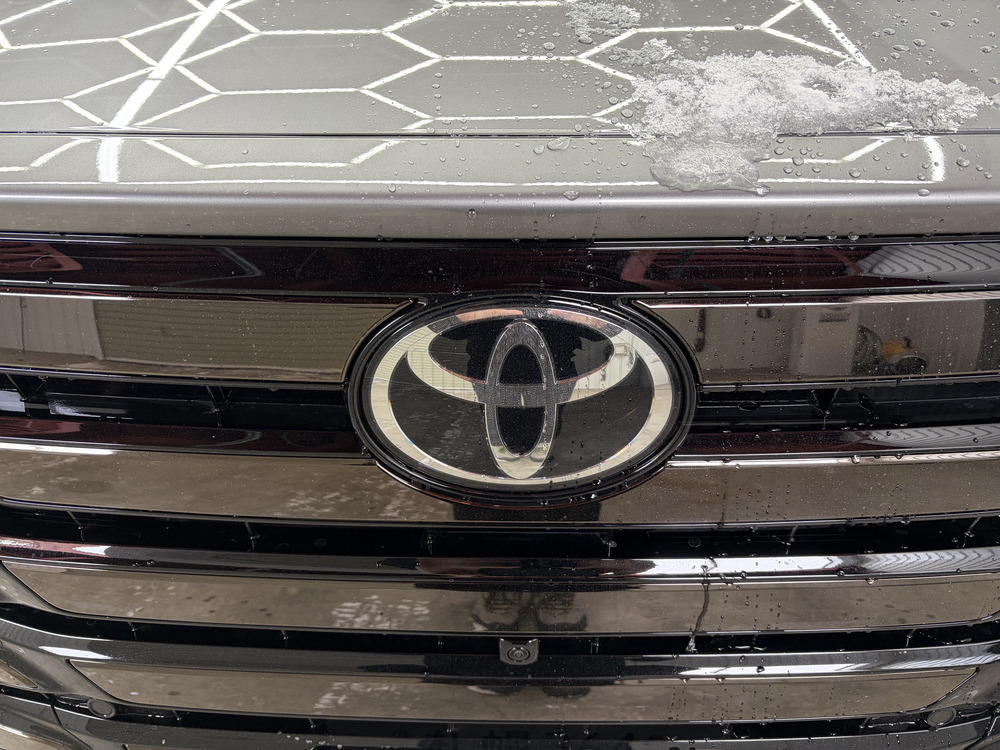 トヨタ ヴェルファイア Z Premier E-Fourコーティングブログの画像2　札幌・江別で高耐久ガラスコーティング