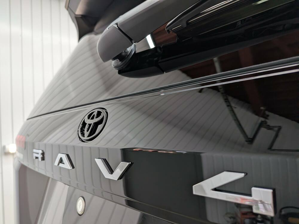 トヨタ RAV4 ハイブリット Zコーティングブログの画像1　札幌・江別で高耐久ガラスコーティング